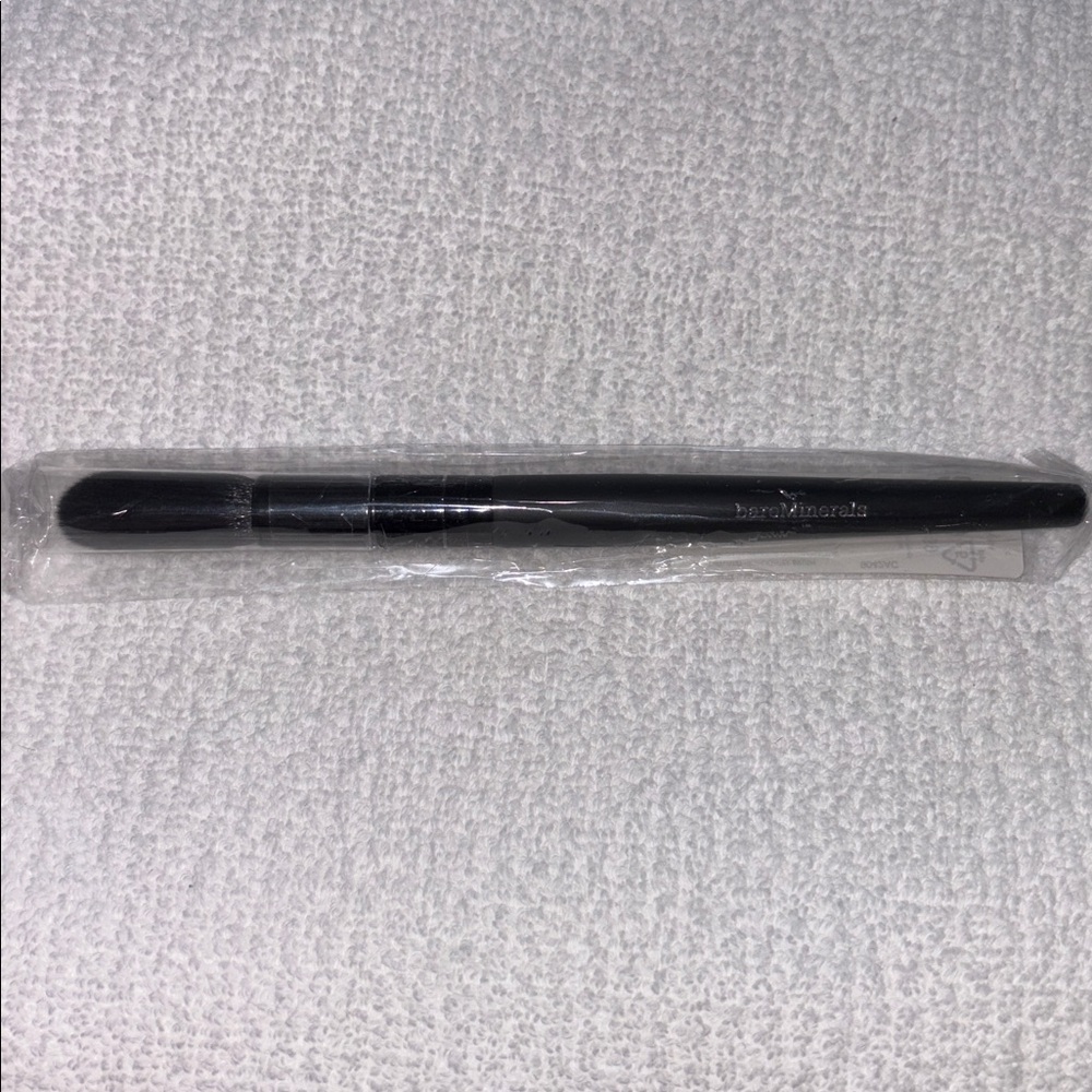 bareMinerals Diffused Highlighter Makeup Brush